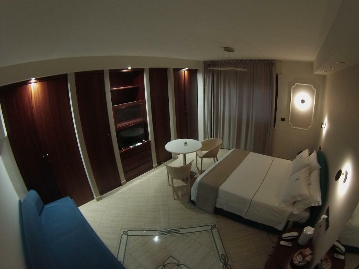 Sonevi Rooms Napoli Esterno foto